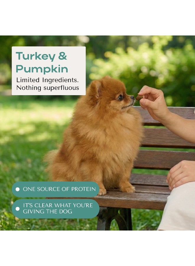 اوه تو بيتس  مكافآت O2PETS للكلاب بنكهة الديك الرومي مع اليقطين - مكونات محدودة - مكافآت تدريب صحية للكلاب الصغيرة والمتوسطة والكبيرة من عمر 3 أشهر - وجبات خفيفة طبيعية للحيوانات الأليفة - كرات لحم الديك الرومي الغنية بالبروتين 90 جرام - Image 2